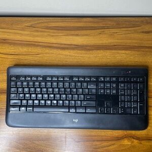 Logitech K800 (Y-R0065) Illuminated Wireless Keyboard No dongle Tested Works